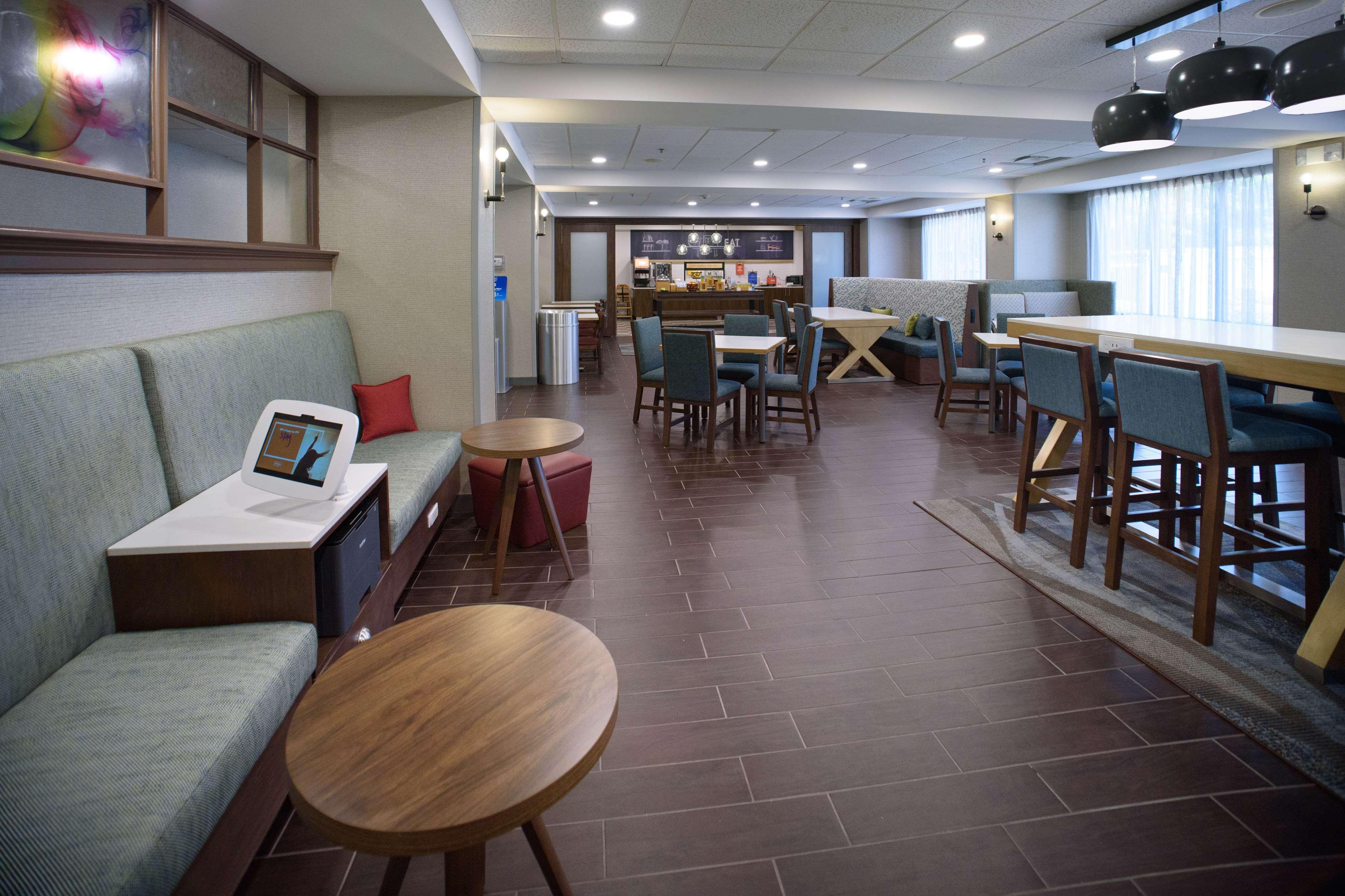 Hampton Inn Fayetteville Eksteriør bilde