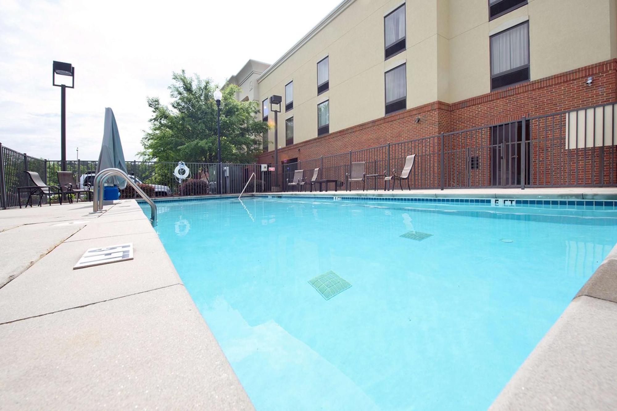 Hampton Inn Fayetteville Eksteriør bilde