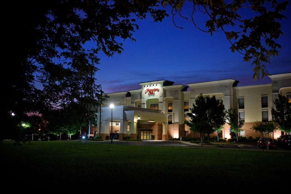 Hampton Inn Fayetteville Eksteriør bilde