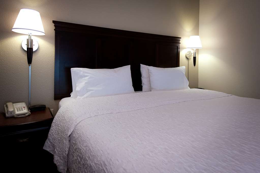 Hampton Inn Fayetteville Rom bilde