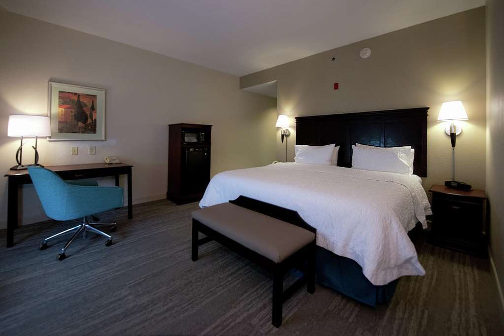 Hampton Inn Fayetteville Rom bilde